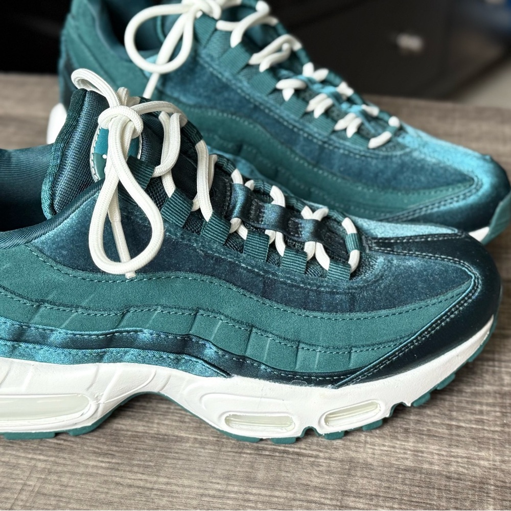 Nike AirMax 95 Velvet Green Size 8.5W LIKE NEW!!!